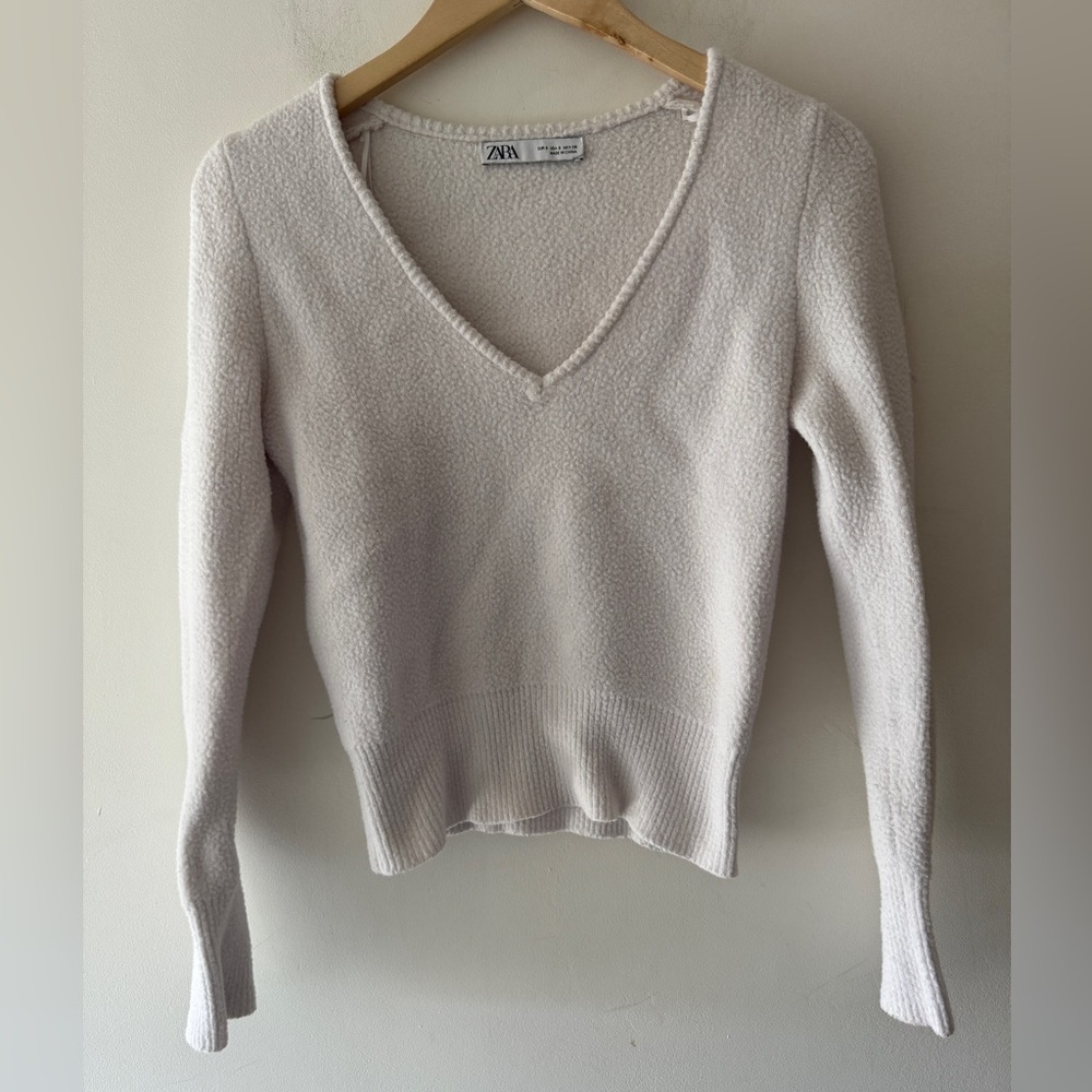 Zara V Neck Fuzzy Soft Sherpa-Like White Textured Sweater